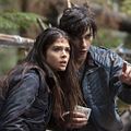 Foto Devon Bostick, Marie Avgeropoulos