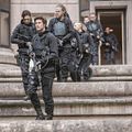 Jogos Vorazes: A Esperança - O Final : Foto Elden Henson, Liam Hemsworth, Michelle Forbes