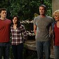 Foto Garret Dillahunt, Lucas Neff, Martha Plimpton, Shannon Woodward