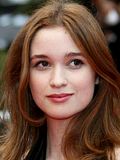 Alice Englert