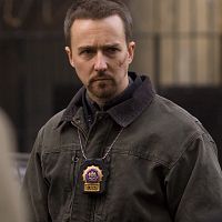 Força Policial : Foto Edward Norton