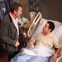 Foto Hugh Laurie, Skylar Astin