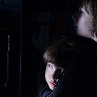 Os Escolhidos : foto Dakota Goyo, Kadan Rockett