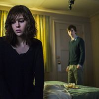 Foto Freddie Highmore, Nicola Peltz