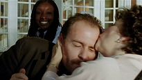 <strong>A Primeira Coisa Bela</strong> Trailer Legendado