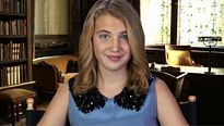 Sophie Nélisse apresenta trailer original de A Menina que Roubava Livros