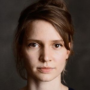 Fotos de Frida-Lovisa Hamann - AdoroCinema Fotos de Frida-Lovisa Hamann - AdoroCinema