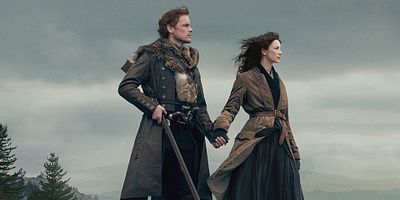 Outlander: Claire e Jamie estampam capa de revista