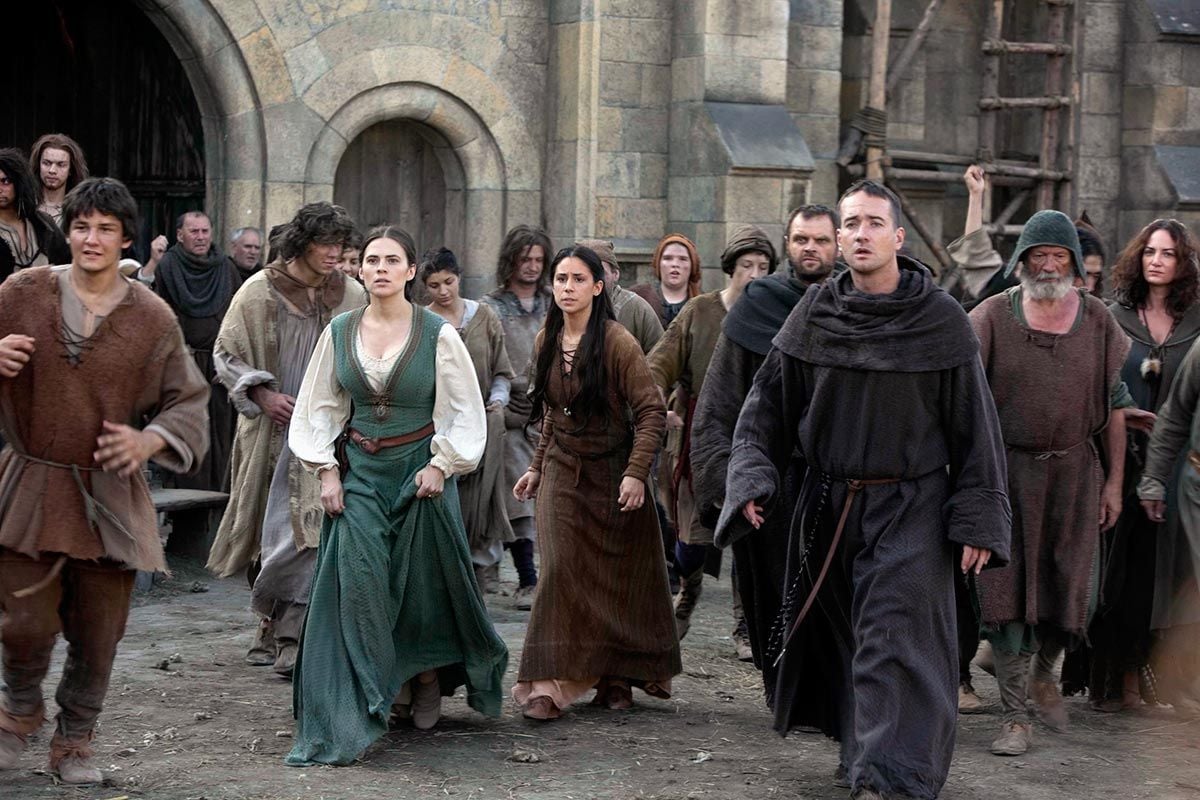 Os Pilares da Terra Foto Hayley Atwell, Matthew Macfadyen, Natalia