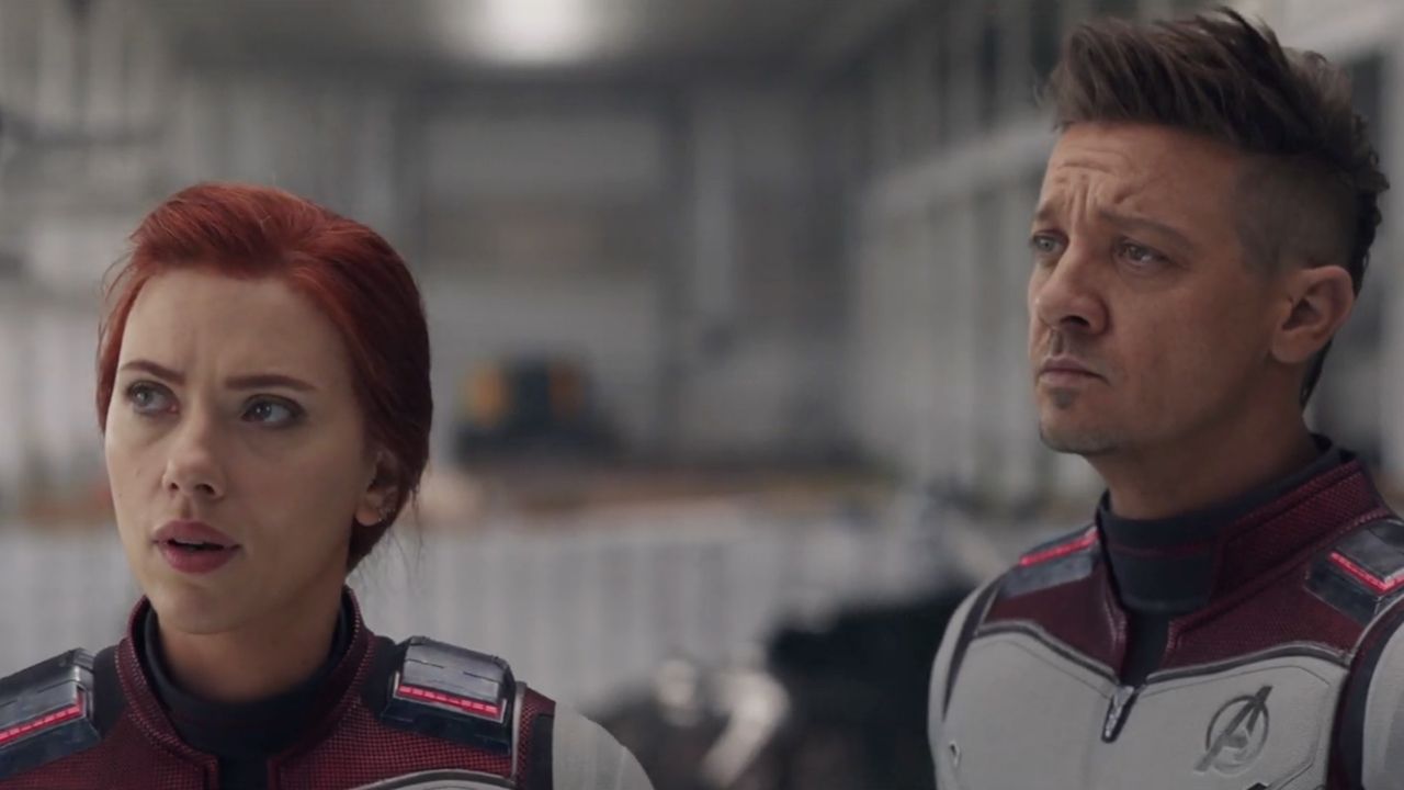 Vingadores - Ultimato: Viúva Negra e Gavião Arqueiro se divertem em