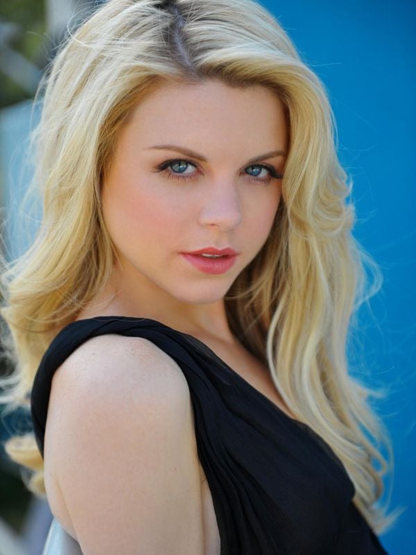 Bailey De Young AdoroCinema