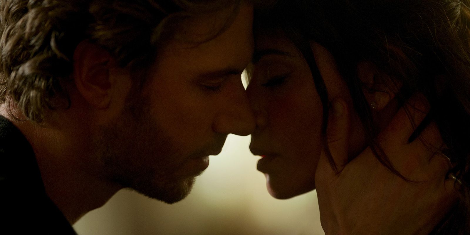 Sex Life Fotos Adam Demos Sarah Shahi 6 No 33 AdoroCinema