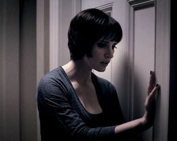 <strong>Mama</strong> Trailer Legendado