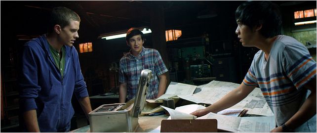 Projeto Almanaque : Foto Jonny Weston, Sam Lerner