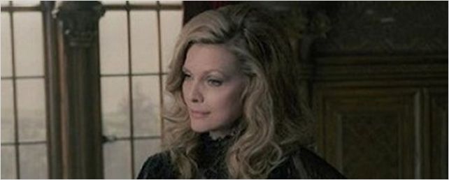 Michelle Pfeiffer negocia para filme de máfia dirigido por Luc Besson