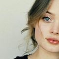 Foto Bella Heathcote