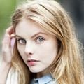 Foto Nell Hudson