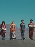 Pôster de Olmo: Entre o Dever e a Festa