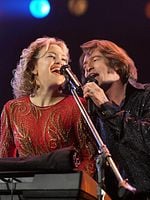 Pôster de Song Sung Blue: Um Sonho a Dois