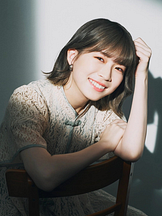 foto de Yoshino Aoyama