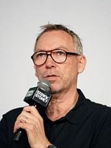 foto de Simon McQuoid