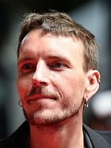 foto de Joshua Liam Henderson