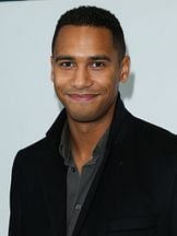 foto de Elliot Knight