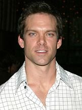 foto de Adam Harrington