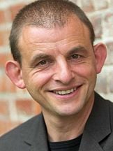 foto de Dominique Horwitz