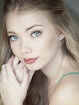 foto de Emilia McCarthy