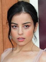 foto de Katie Sarife