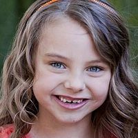 Foto Caitlin Carmichael