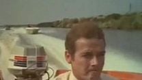 imagem de Com 007 Viva e Deixe Morrer Trailer Original