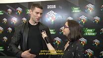 imagem de Sense8 2ª Temporada Entrevista Exclusiva com Miguel Ángel Silvestre, Brian J. Smith e Tina Desai