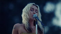 imagem de Miley Cyrus - Endless Summer Vacation (Backyard Sessions) Teaser Original
