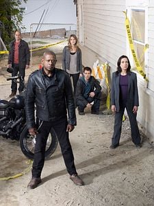 Pôster de Criminal Minds: Suspect Behavior Temporada 1