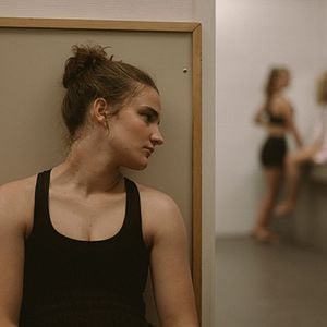 Foto Julie Permanece em Silêncio