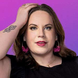 Foto Whitney Way Thore