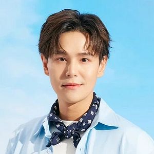 Foto Phromphiriya Thongputtaruk