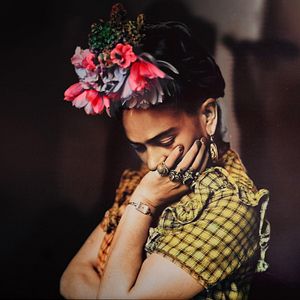 Foto Tornando-se Frida Kahlo