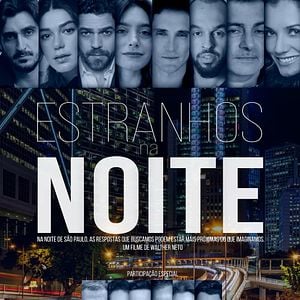 Foto Estranhos na Noite