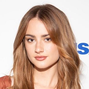 Foto Grace Van Patten