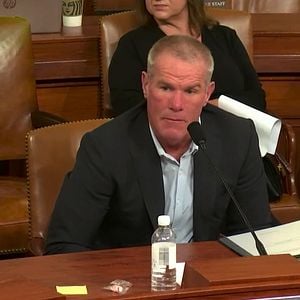 Foto Untold: A Queda de Brett Favre