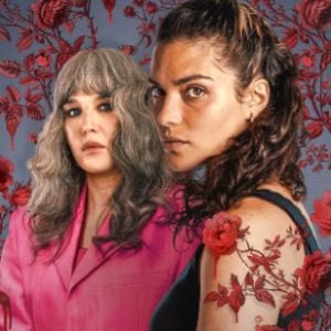 Foto Sob a Escuridão do Sol