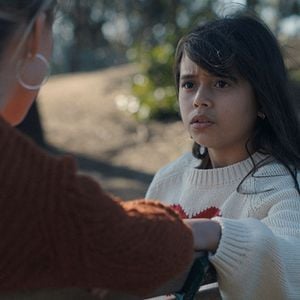 Foto A Mão Que Balança o Berço