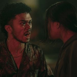 Foto Através das Sombras