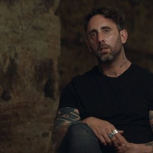 Foto Câmera Entre Balas