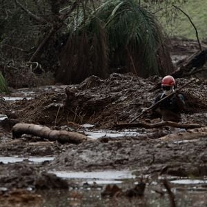 Foto Sociedade de Ferro - A Estrutura das Coisas