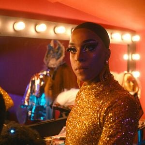 Foto Chove Sobre Babel