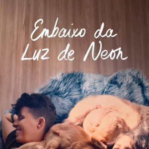 Foto Embaixo da Luz de Neon